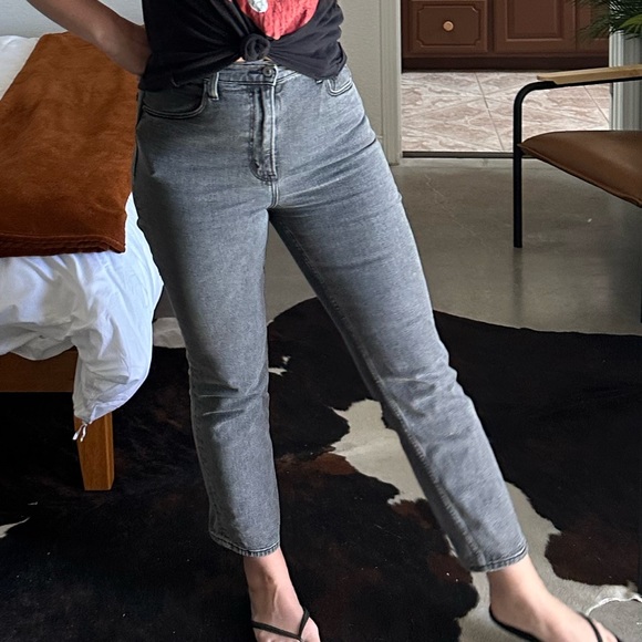 Abercrombie and Fitch Curve Love ultra high rise straight, ankle length jeans - Picture 4 of 4